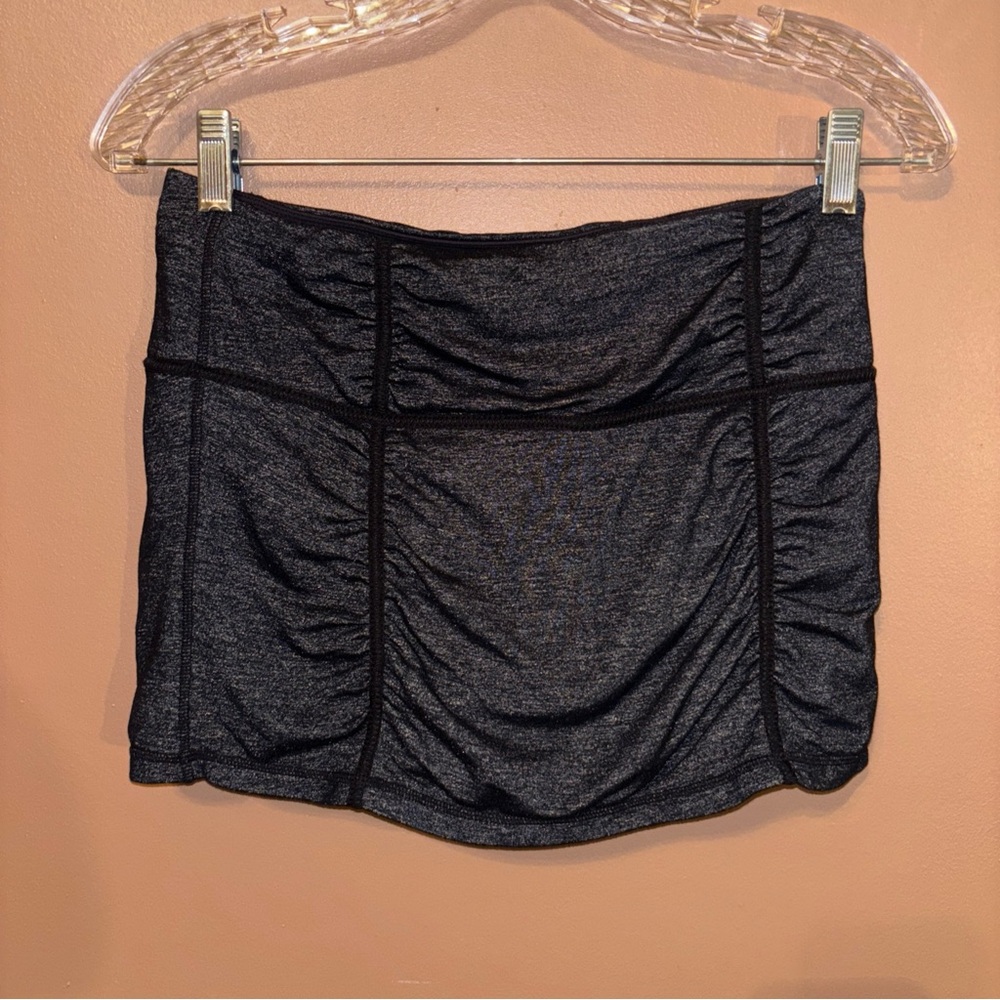 Athleta Hatha Yoga Skort Skirt Shorts Size S Black Gray Spacedye